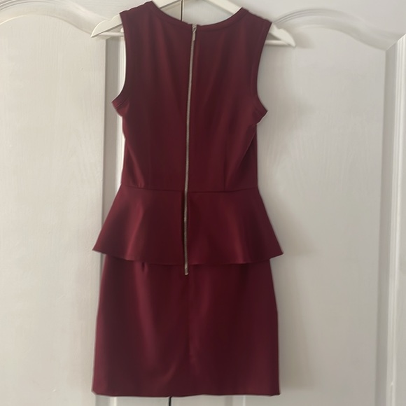 H&M pretty peplum style mulberry coloured dress SIZE 4 - Picture 5 of 12